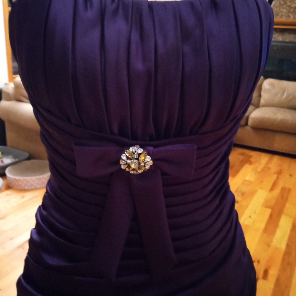 Formal gown - Picture 3 of 4
